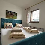 16 Apartament *